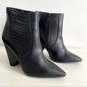 Simple Vera Wang Gadwall Ankle Boots size 7.5